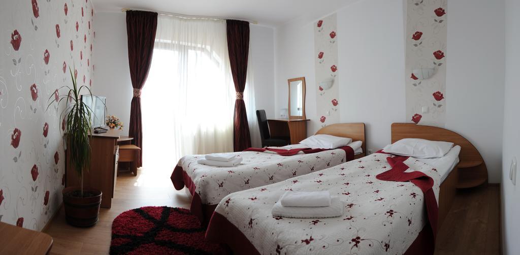 Pensiunea Moldova Karácsonkő Kültér fotó