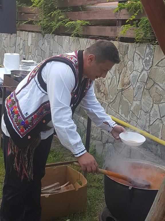 Pensiunea Moldova Karácsonkő Kültér fotó
