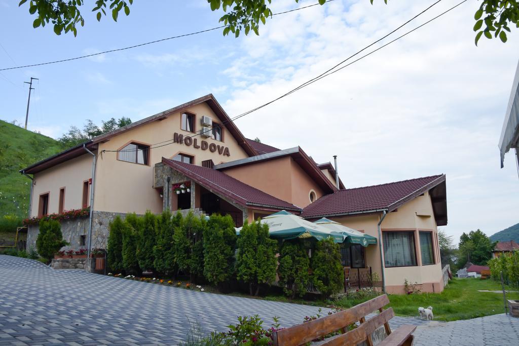 Pensiunea Moldova Karácsonkő Kültér fotó